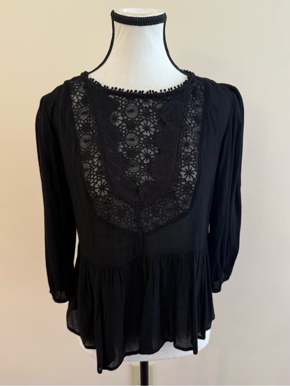Chloe K Black Lace Yoke Peasant Top size Medium